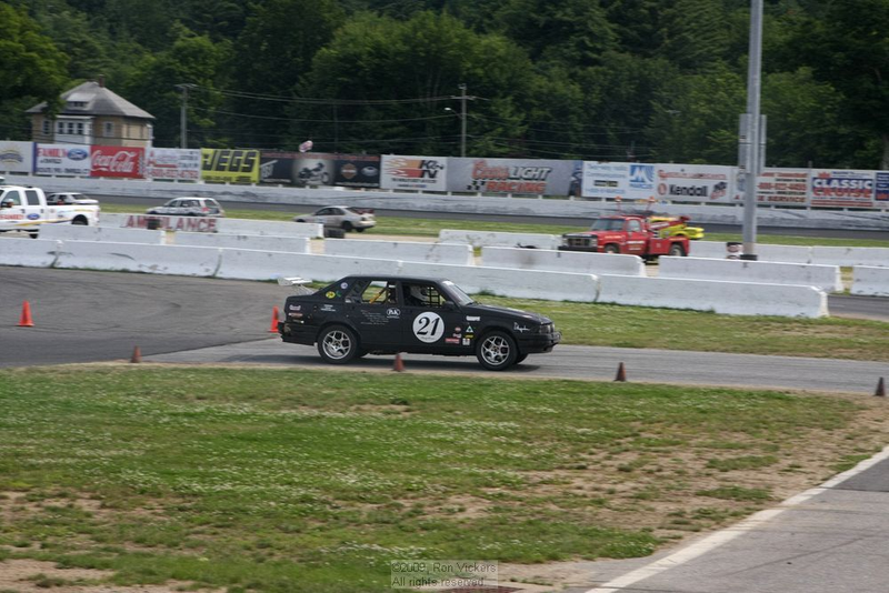 Illustration for article titled The 24 Hours Of LeMons New England 2009 Über Gallery, Part 2